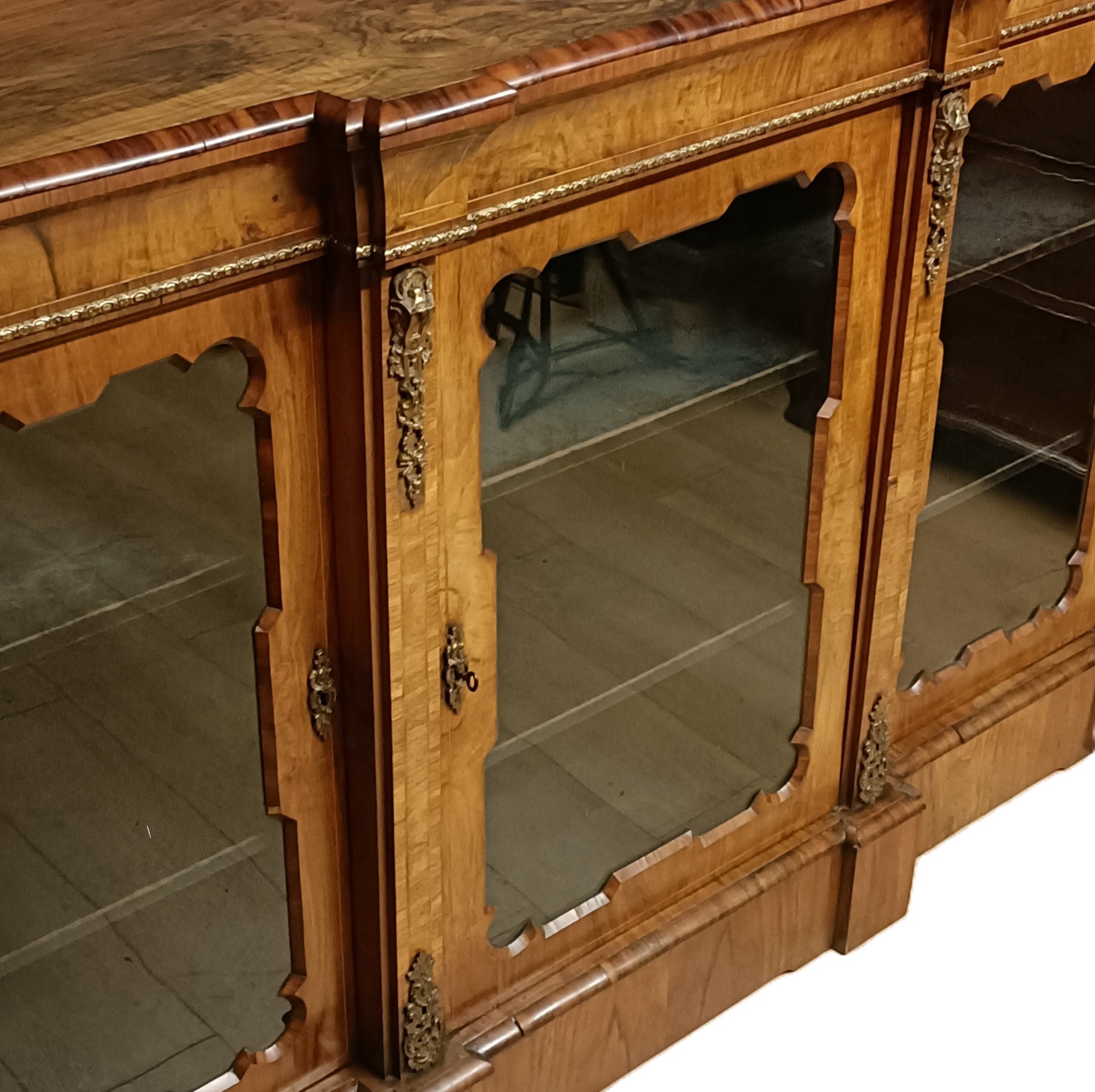 Credenzas example