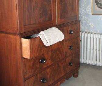 Browse antique Bedroom Furniture