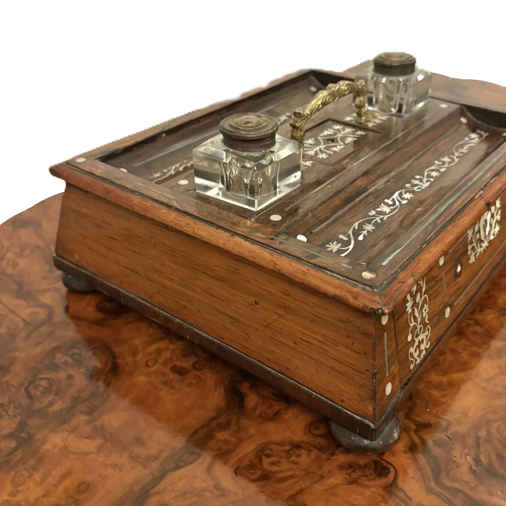 Desk Top Accessories example