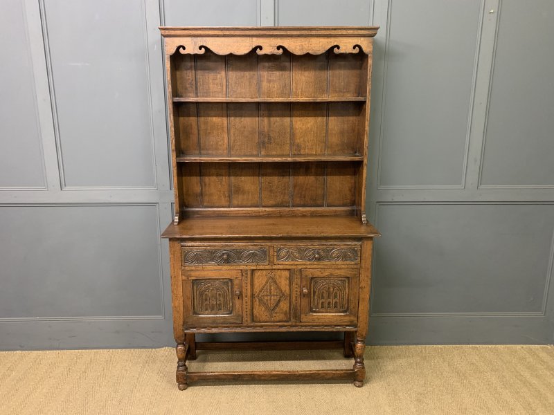 Ipswich Oak Dresser