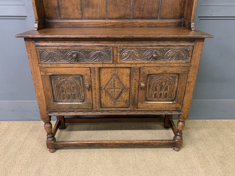 Ipswich Oak Dresser