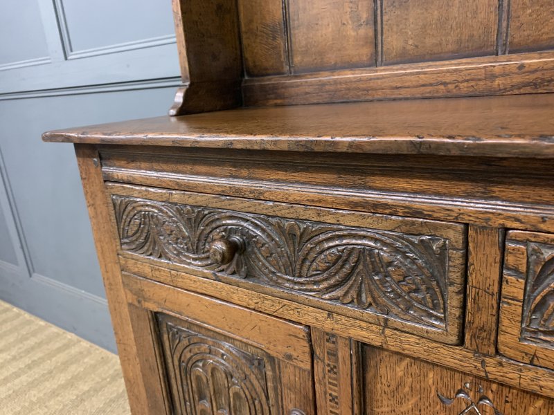 Ipswich Oak Dresser