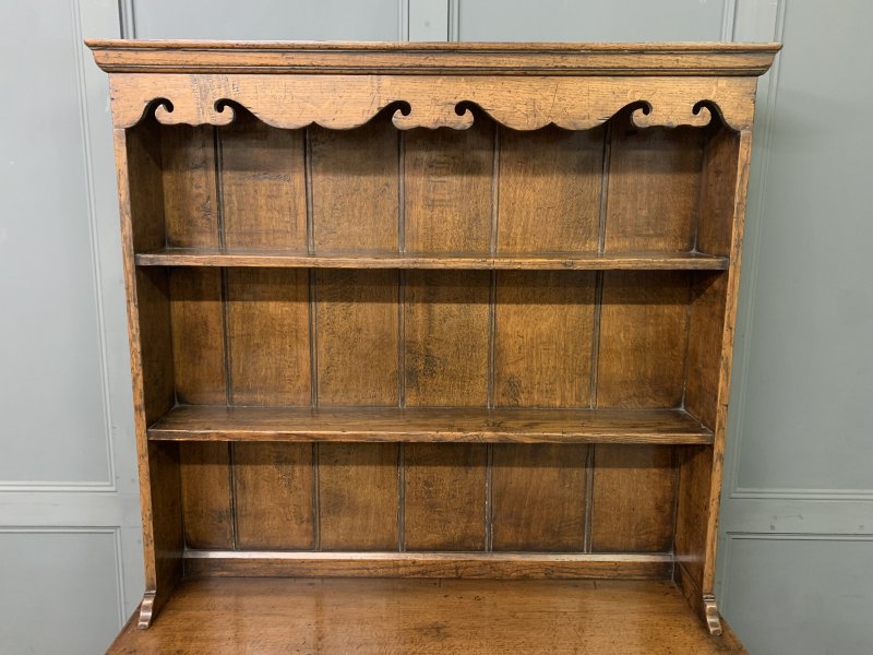 Ipswich Oak Dresser