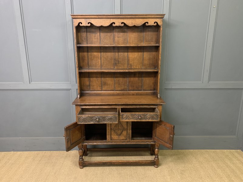 Ipswich Oak Dresser