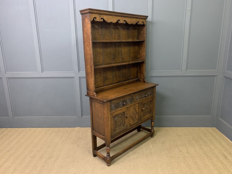 Ipswich Oak Dresser