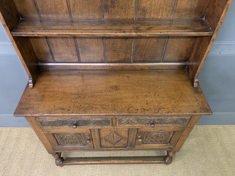 Ipswich Oak Dresser