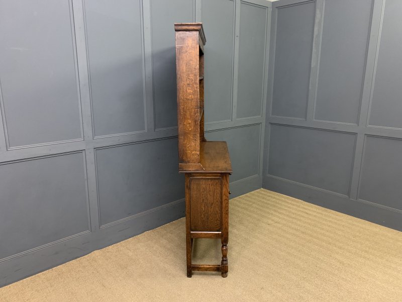 Ipswich Oak Dresser