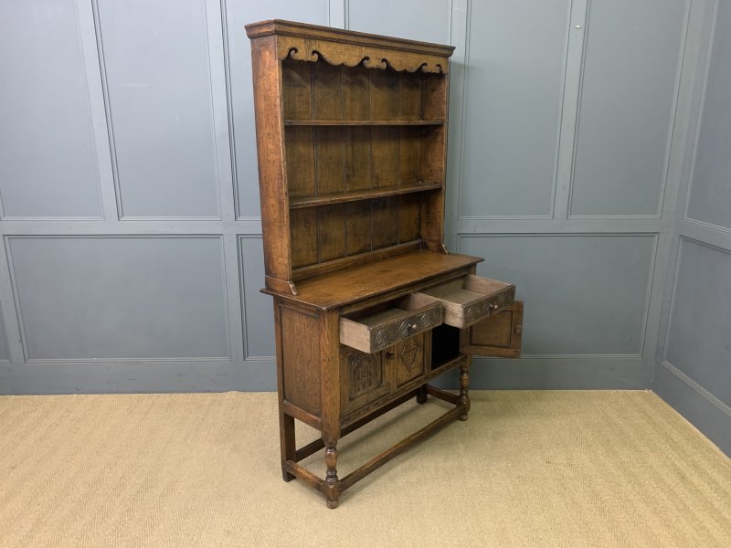 Ipswich Oak Dresser