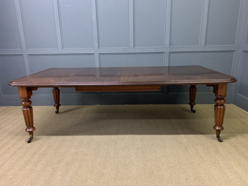 Victorian Mahogany 2 Leaf Extending Dining Table