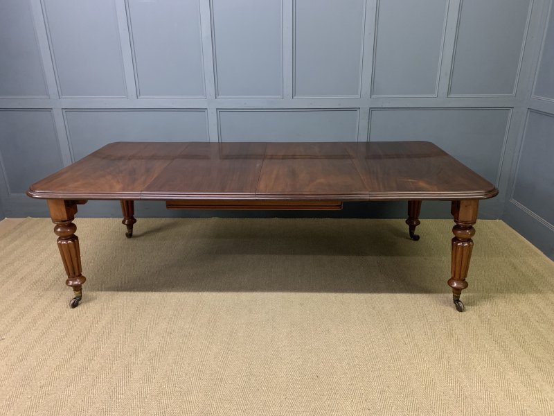 Victorian Mahogany 2 Leaf Extending Dining Table