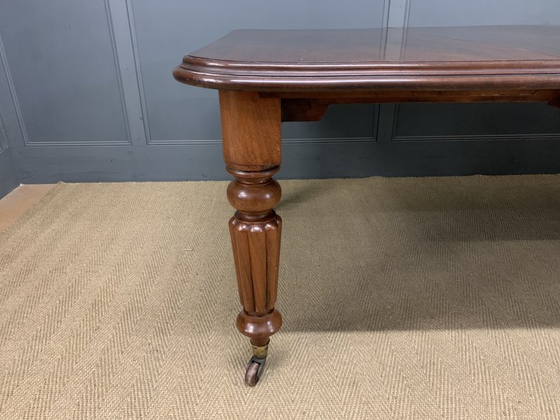 Victorian Mahogany 2 Leaf Extending Dining Table