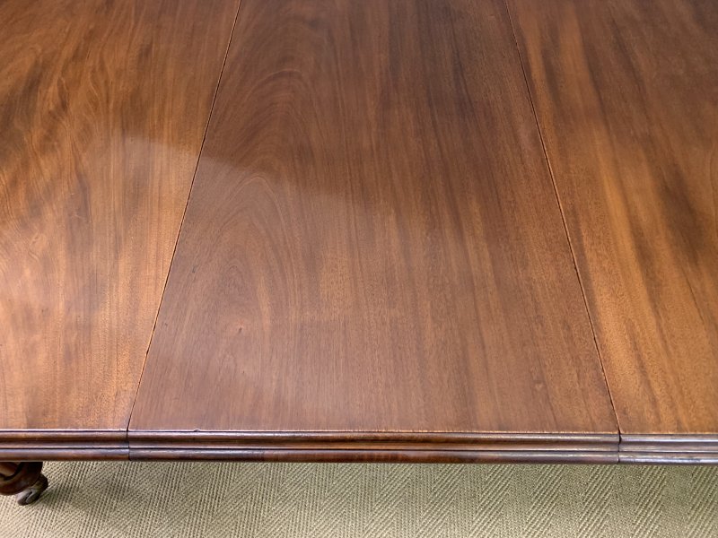 Victorian Mahogany 2 Leaf Extending Dining Table