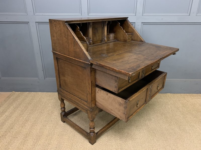 Oak Bureau