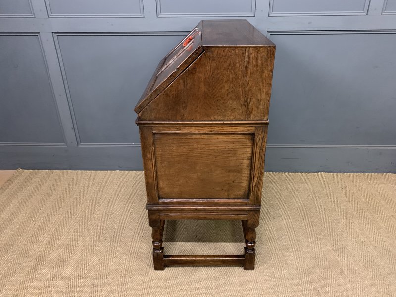 Oak Bureau