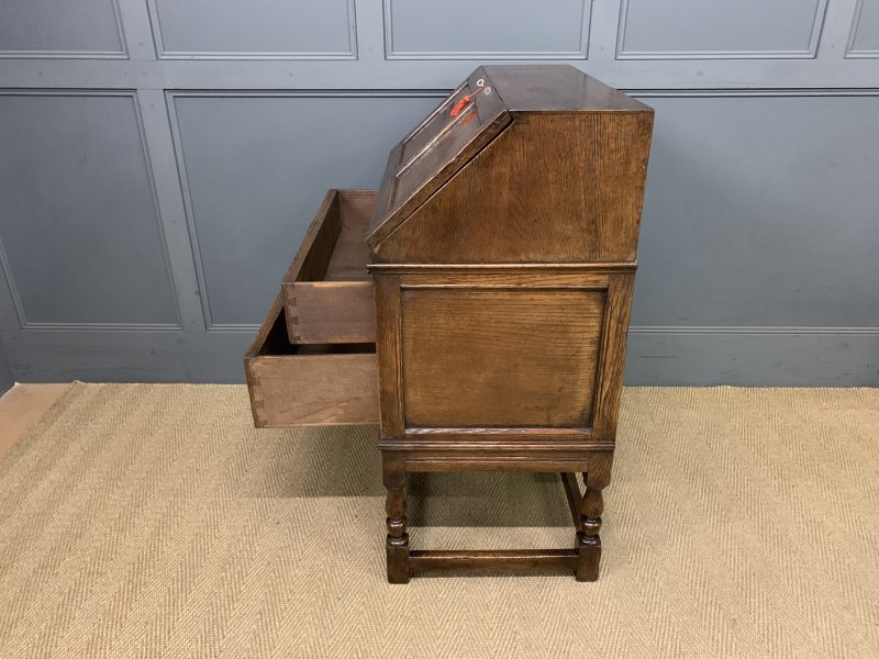 Oak Bureau