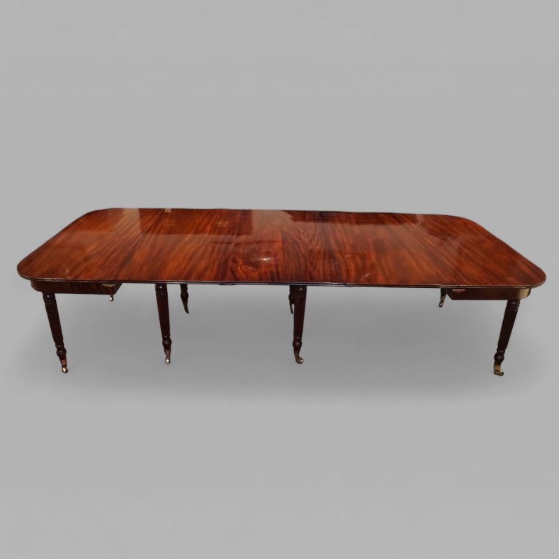 Regency mahogany Gillows style dining table