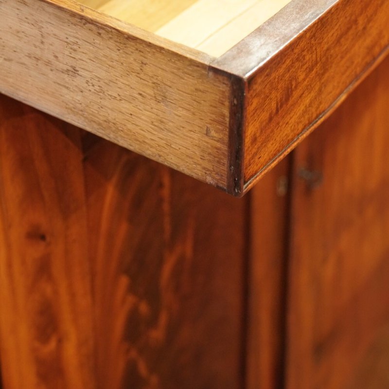 Small Victorian mahogany cupboard