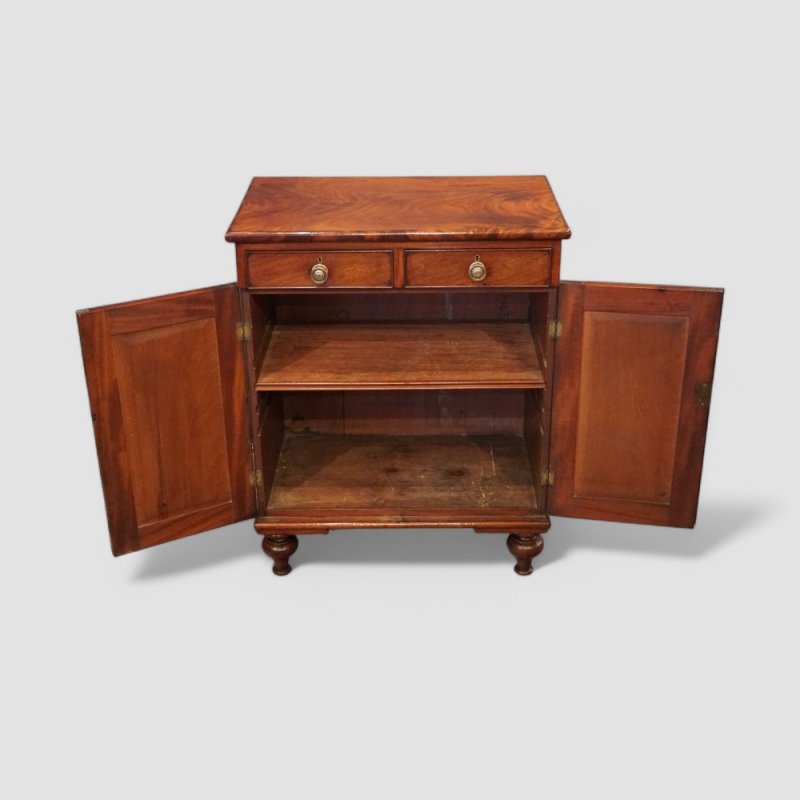 Small Victorian mahogany cupboard