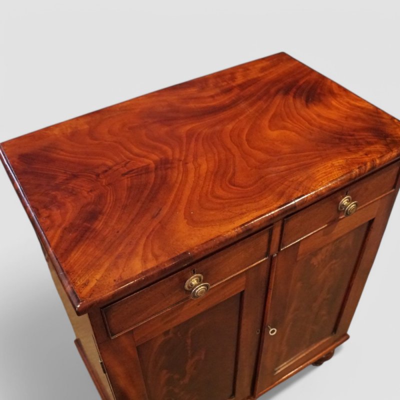 Small Victorian mahogany cupboard