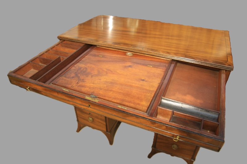 Regency Mahogany Kneehole Desk