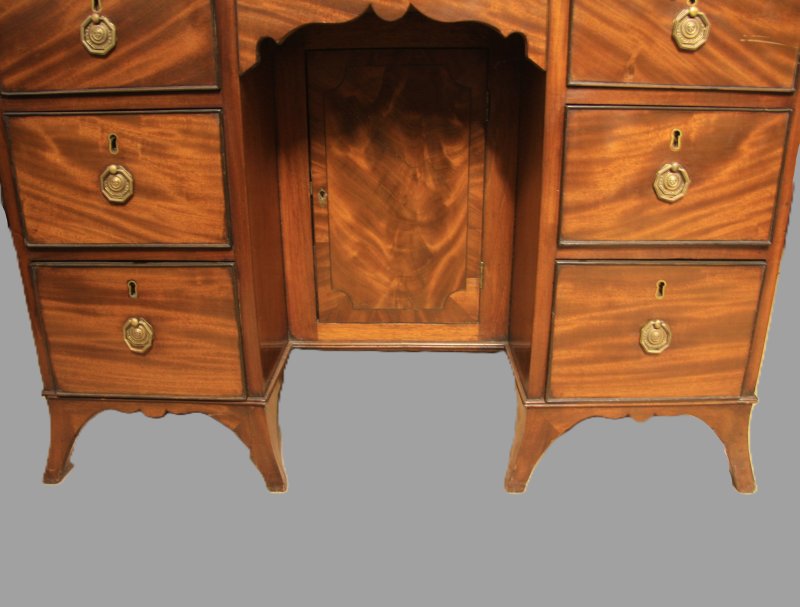 Regency Mahogany Kneehole Desk