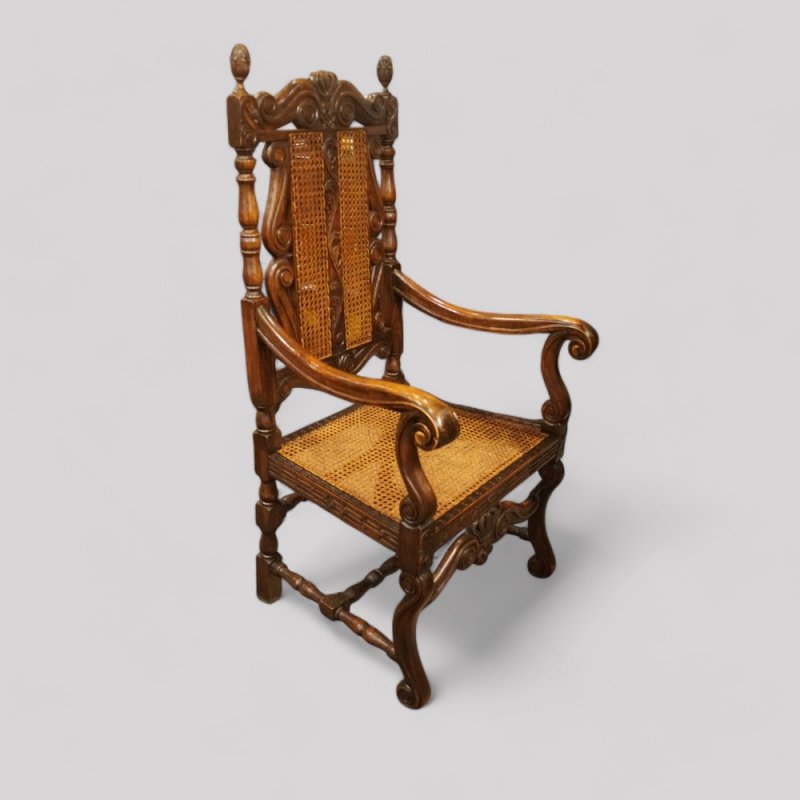 Set of 8 Victorian walnut Crown top chairs