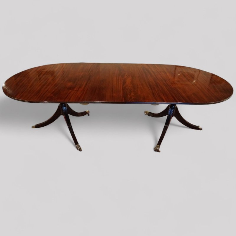 Regency style mahogany pedestal dining table