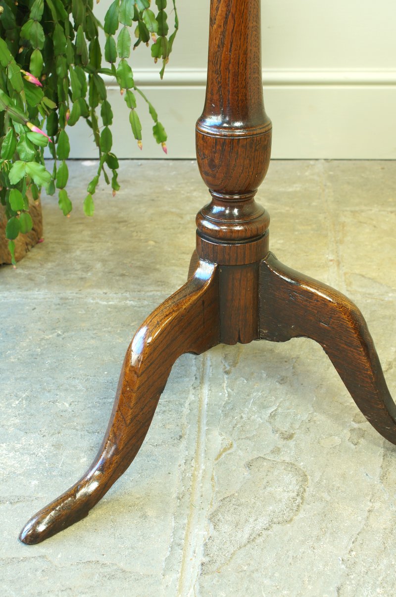 Small 18th Century Oak Tripod/ Wine / Lamp Table.