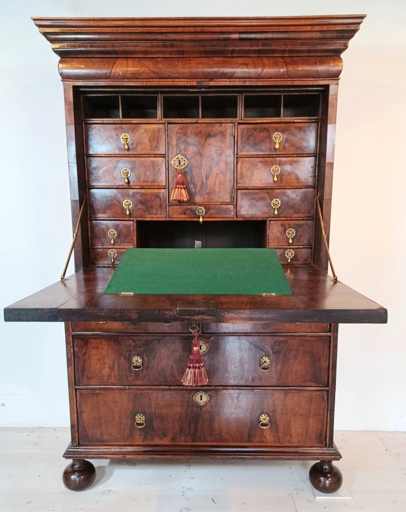 Walnut Secretaire Queen Anne