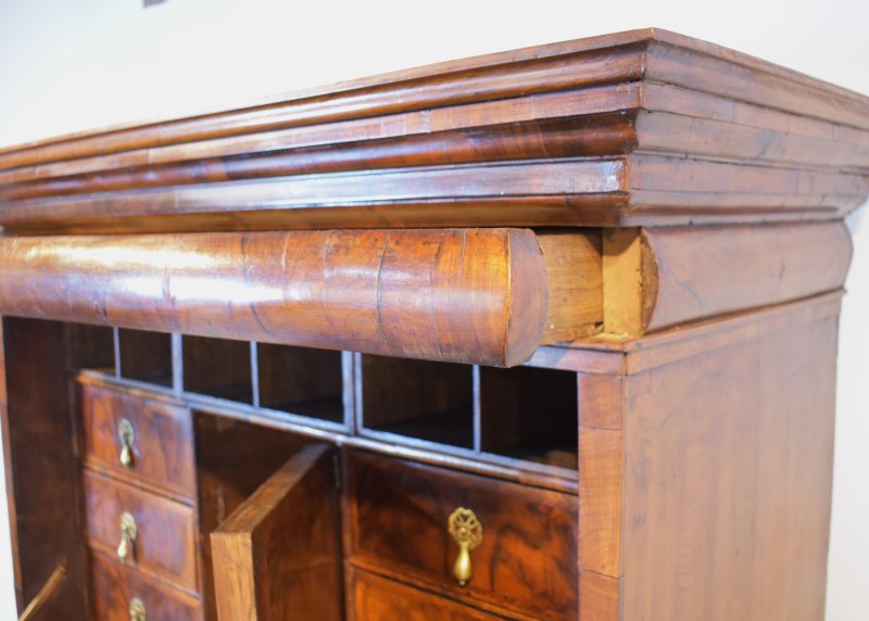 Walnut Secretaire Queen Anne