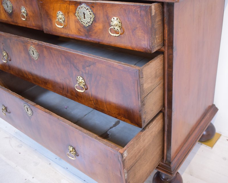 Walnut Secretaire Queen Anne
