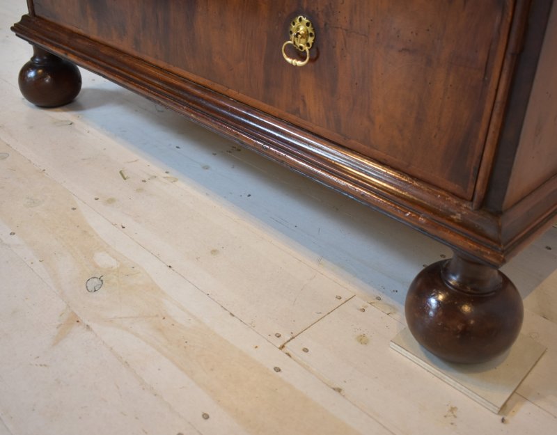 Walnut Secretaire Queen Anne