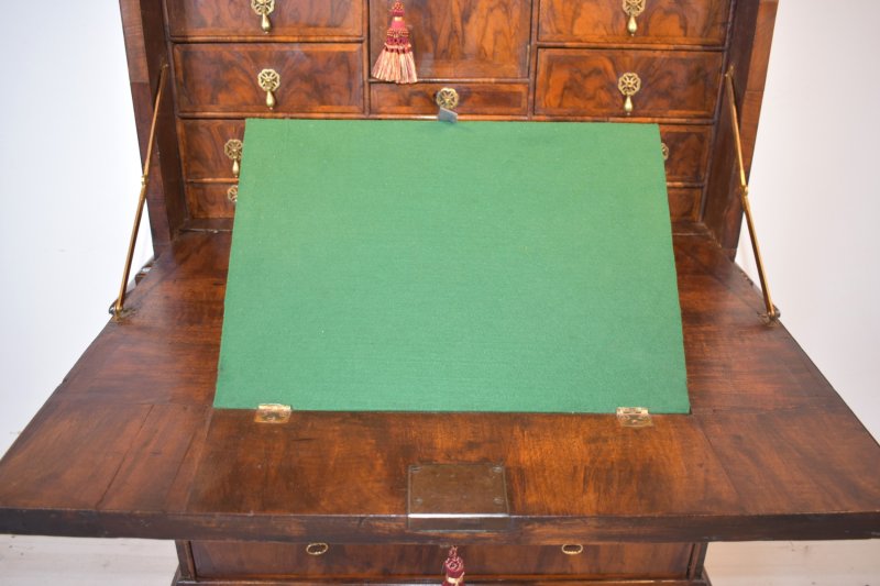 Walnut Secretaire Queen Anne