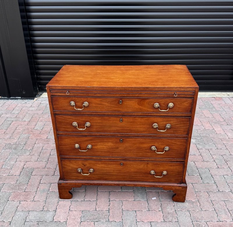 Georgian Mahogany Chest Of Drawers