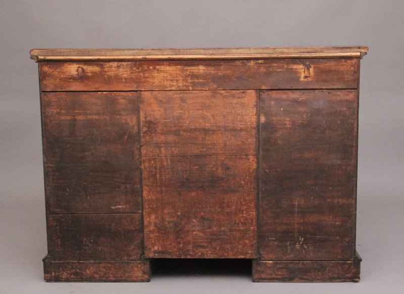 Early 19th Century Mahogany Kneehole Desk
