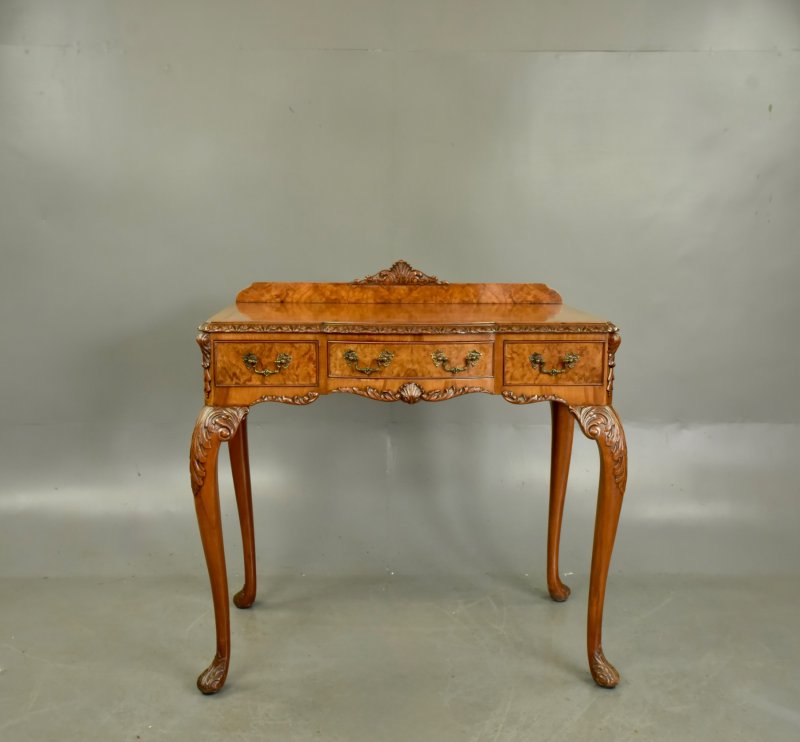 Queen Anne Style Burr Walnut Side Table