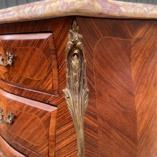 A Superior Quality Pair Of French Kingwood Bedside Chests