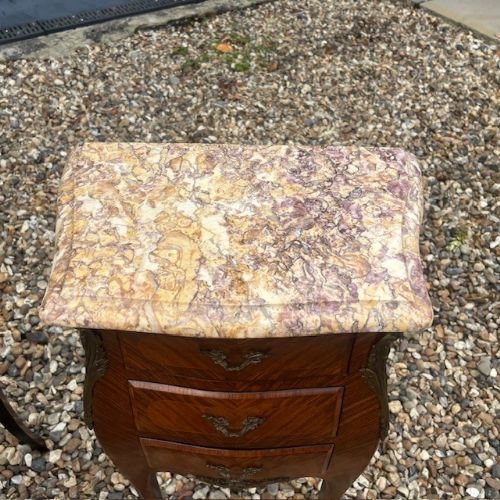A Superior Quality Pair Of French Kingwood Bedside Chests