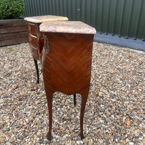 A Superior Quality Pair Of French Kingwood Bedside Chests