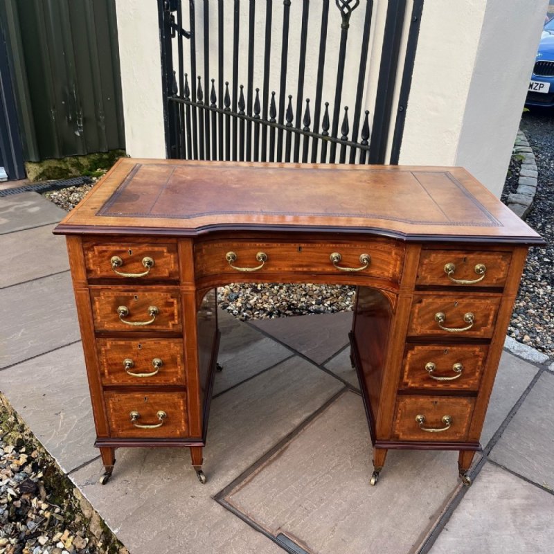 A Lovely Edwardian Period Mahogany Inlaid Desk