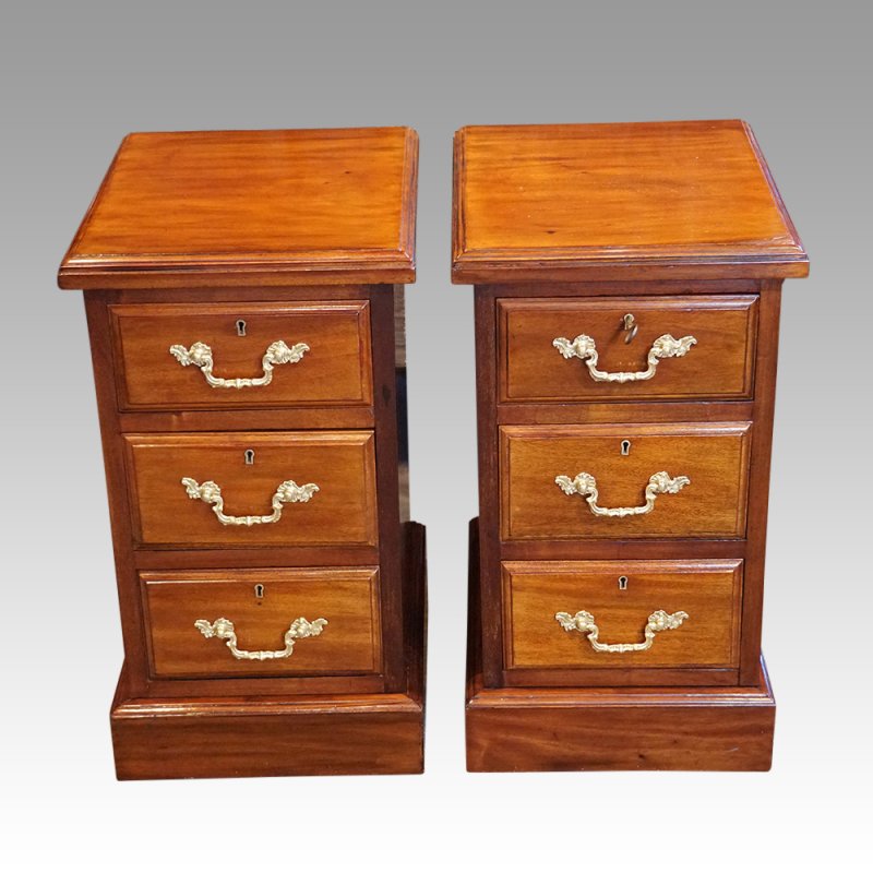 Pair of Edwardian bedside chests