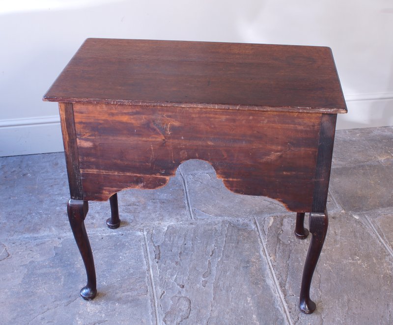 Mid 18th Century Oak Lowboy / Side Table