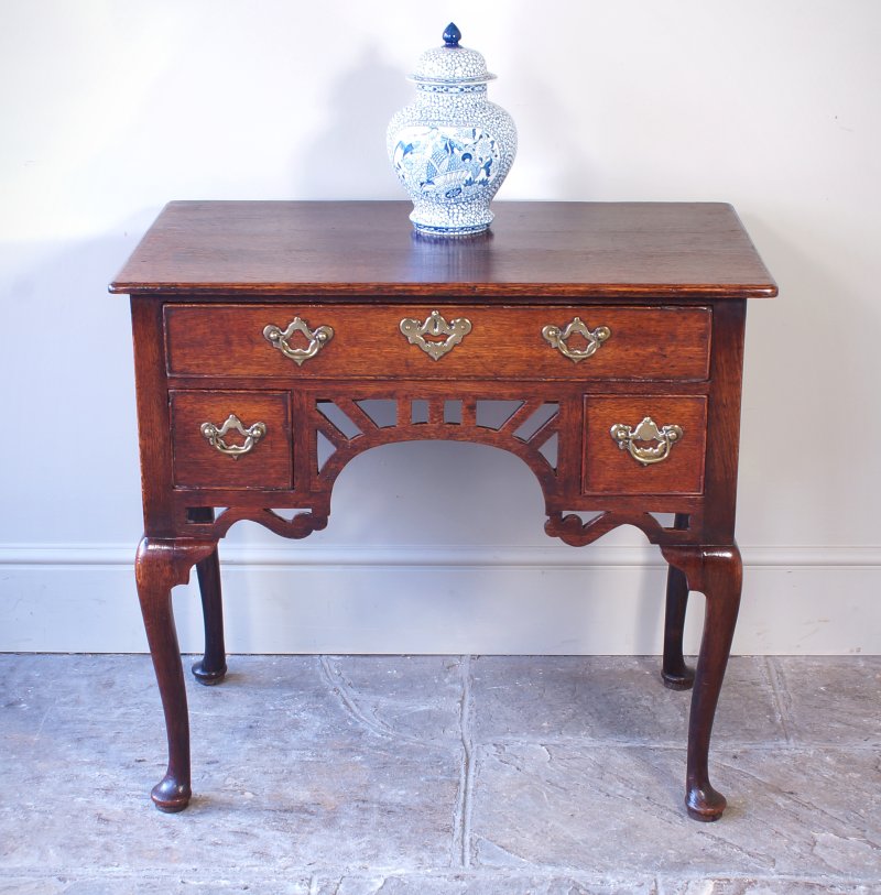 Mid 18th Century Oak Lowboy / Side Table