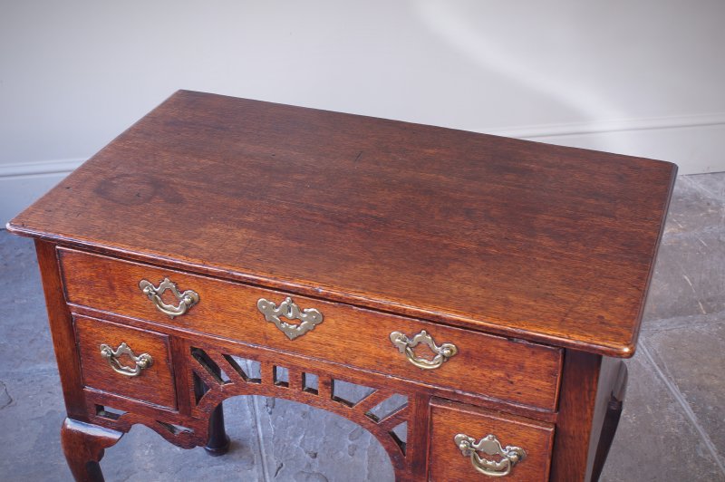 Mid 18th Century Oak Lowboy / Side Table