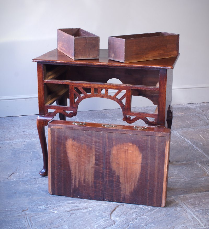 Mid 18th Century Oak Lowboy / Side Table