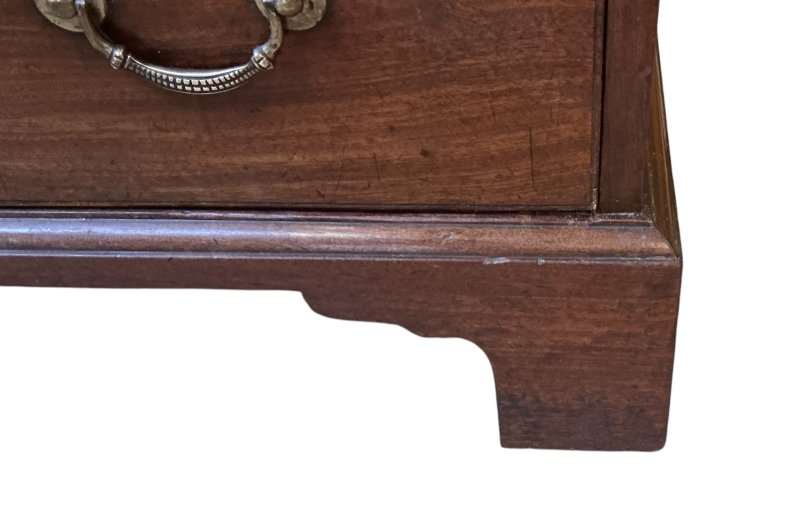 Georgian Mahogany Bachelors Chest