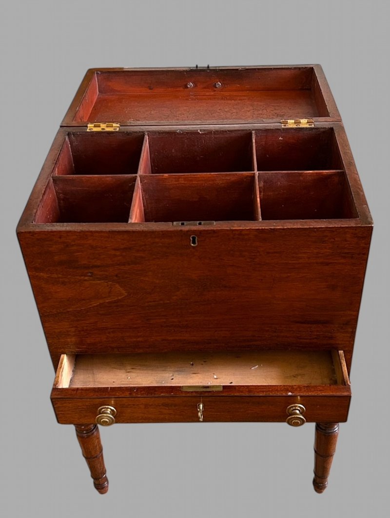An Attractive Georgian Mahogany Wine/Cellarette Cooler