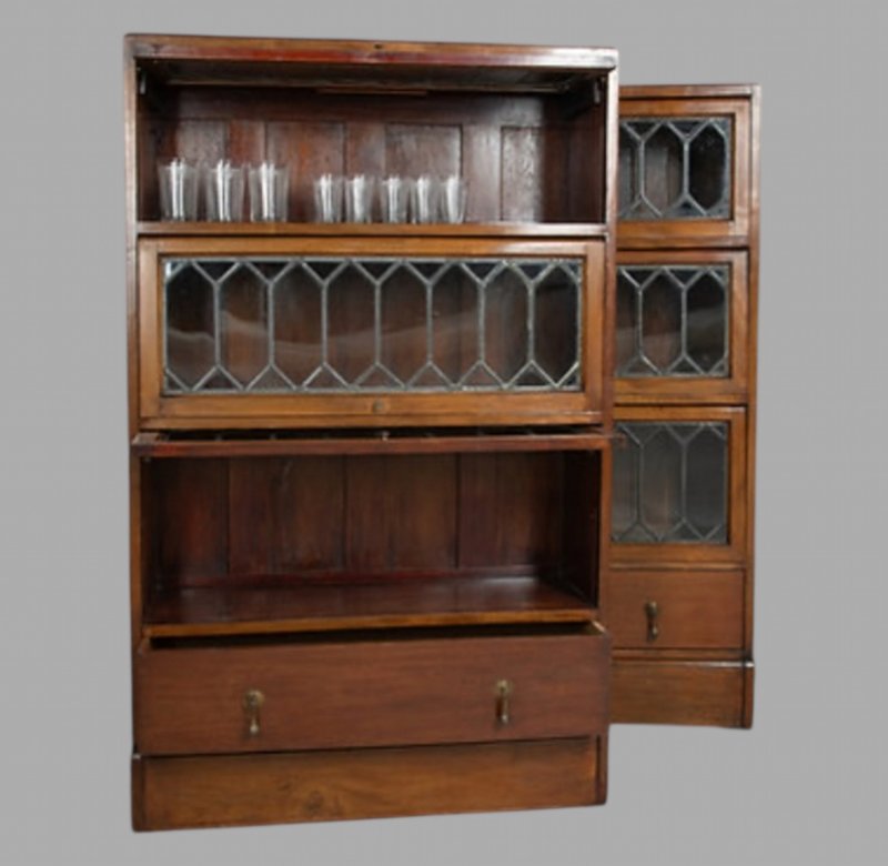 An Attractive Pair of Early C20th Oak Globe-Wernicke-Style Bookcases