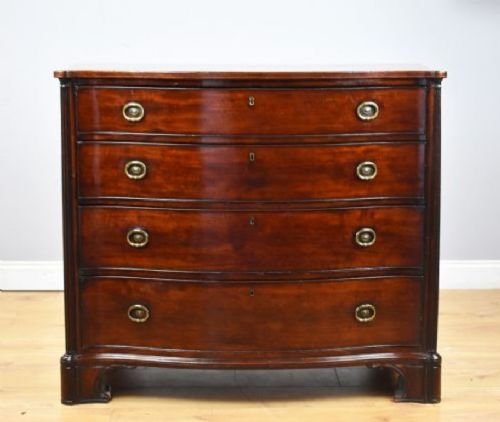 18th Century Mahogany Serpentine Chest Of Drawers