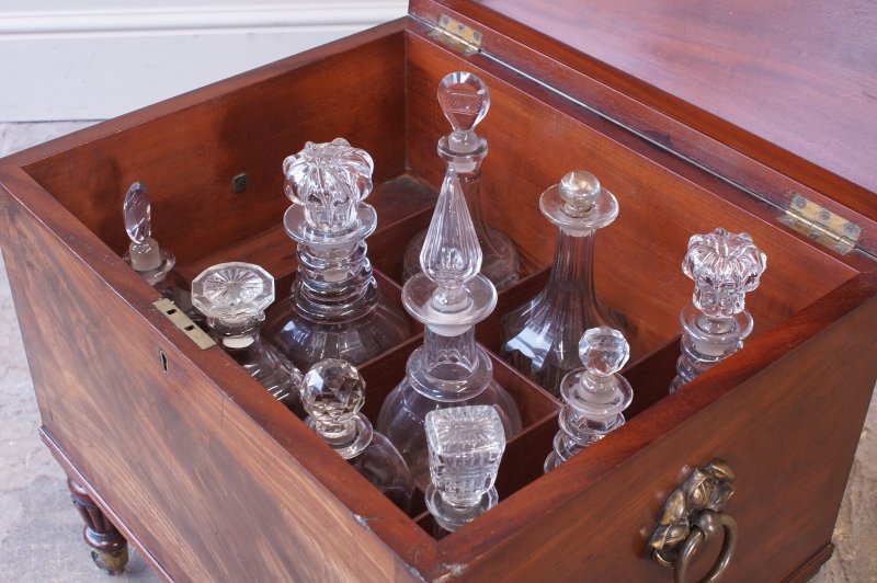 Early 19th Century Regency Mahogany Wine Cooler Cellarette. - Image 9